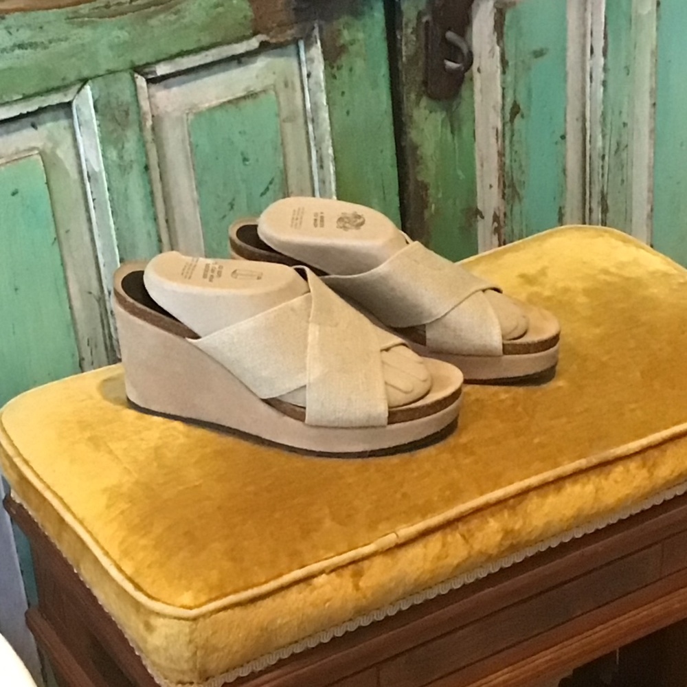 Donald J Pliner summer heel